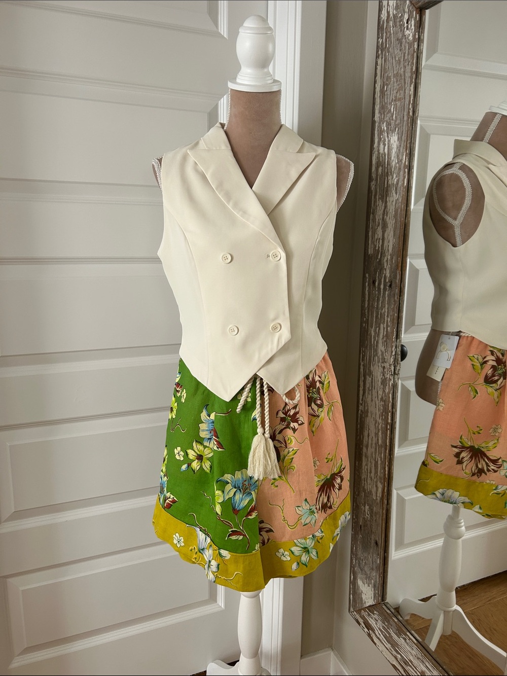 Magaschoni Floral Linen Shorts